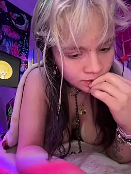 Snapshot of Cutiepiespanks chatting on 24, 3, 2026 Cutiepiespanks online show from 24, 3, 2026