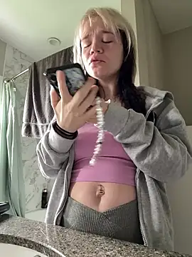 Snapshot of Cutiepiespanks chatting on 2, 4, 2026 Cutiepiespanks online show from 2, 4, 2026