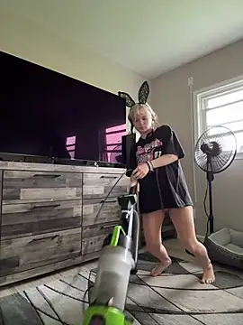 Snapshot of Cutiepiespanks chatting on 5, 4, 2026 Cutiepiespanks online show from 5, 4, 2026