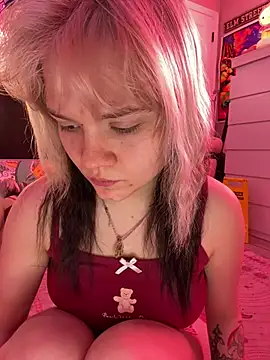 Snapshot of Cutiepiespanks chatting on 7, 4, 2026 Cutiepiespanks online show from 7, 4, 2026