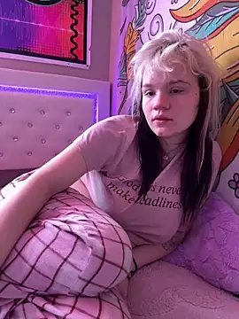 Snapshot of Cutiepiespanks chatting on 12, 4, 2026 Cutiepiespanks online show from 12, 4, 2026