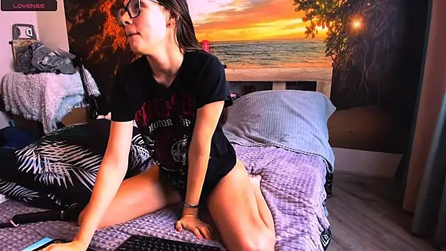 Snapshot of MollyLollipop chatting on 5, 2, 2025 MollyLollipop online show from 5, 2, 2025