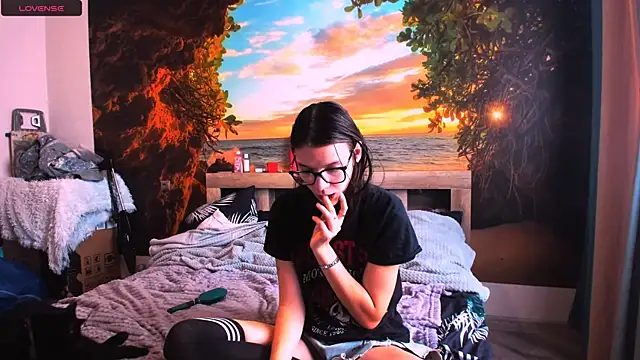 Snapshot of MollyLollipop chatting on 6, 2, 2025 MollyLollipop online show from 6, 2, 2025