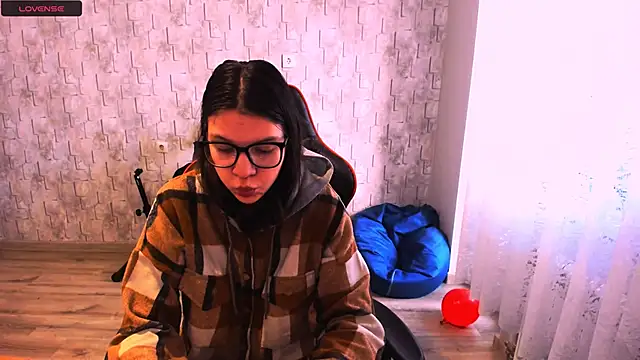 Snapshot of MollyLollipop chatting on 21, 2, 2025 MollyLollipop online show from 21, 2, 2025