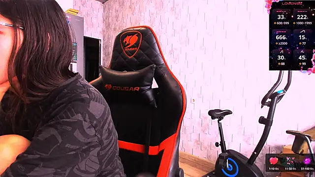 Snapshot of MollyLollipop chatting on 28, 2, 2025 MollyLollipop online show from 28, 2, 2025