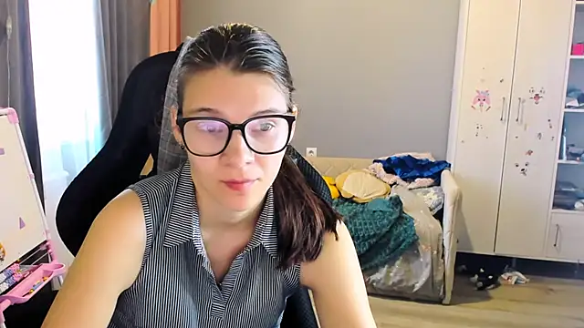 Snapshot of MollyLollipop chatting on 26, 9, 2025 MollyLollipop online show from 26, 9, 2025