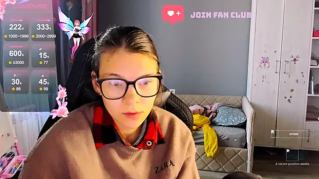 Snapshot of MollyLollipop chatting on 1, 10, 2025 MollyLollipop online show from 1, 10, 2025