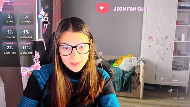 Snapshot of MollyLollipop chatting on 10, 10, 2025 MollyLollipop online show from 10, 10, 2025