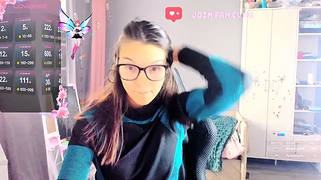 Snapshot of MollyLollipop chatting on 14, 10, 2025 MollyLollipop online show from 14, 10, 2025