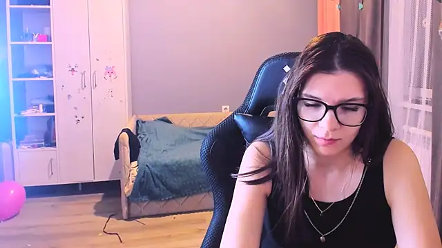 Snapshot of MollyLollipop chatting on 12, 1, 2026 MollyLollipop online show from 12, 1, 2026