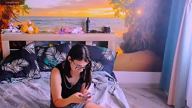 Snapshot of MollyLollipop chatting on 17, 6, 2026 MollyLollipop online show from 17, 6, 2026