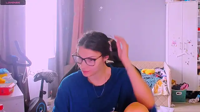 Snapshot of MollyLollipop chatting on 23, 7, 2026 MollyLollipop online show from 23, 7, 2026