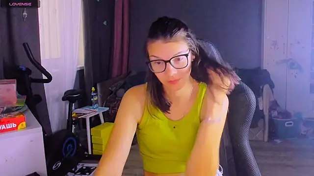 Snapshot of MollyLollipop chatting on 4, 8, 2026 MollyLollipop online show from 4, 8, 2026