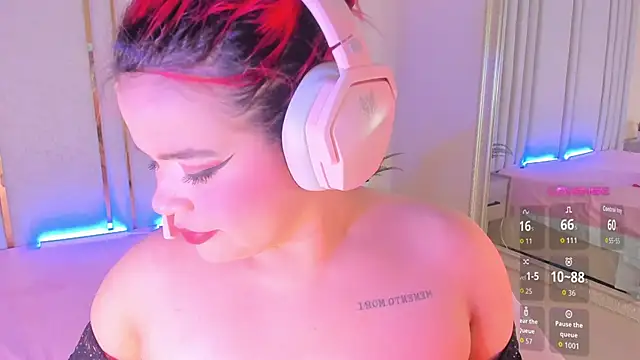 Snapshot of Saekohofman chatting on 11, 9, 2025 Saekohofman online show from 11, 9, 2025