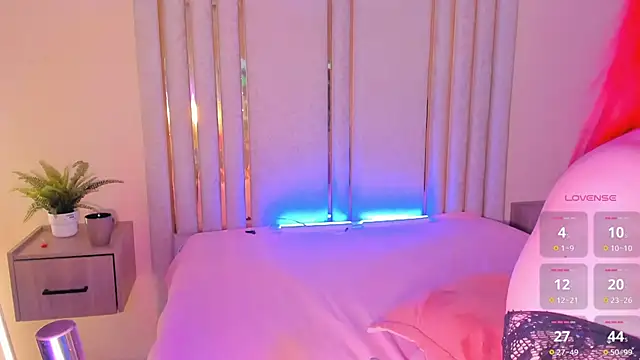 Snapshot of Saekohofman chatting on 18, 10, 2025 Saekohofman online show from 18, 10, 2025