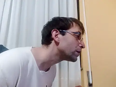 Snapshot of White_rabbit_ chatting on 14, 3, 2025 White rabbit online show from 14, 3, 2025