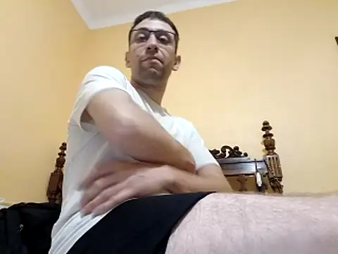 Snapshot of White_rabbit_ chatting on 30, 10, 2025 White rabbit online show from 30, 10, 2025