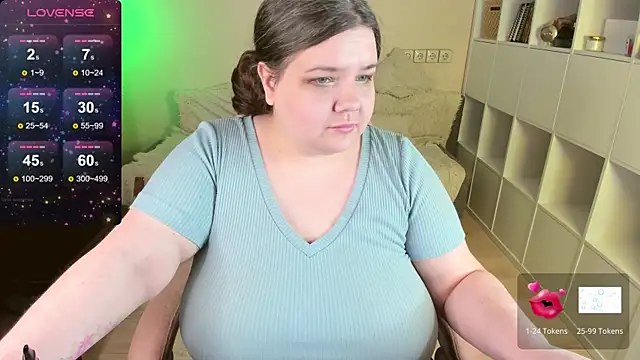 Snapshot of PlumPie chatting on 1, 12, 2024 PlumPie online show from 1, 12, 2024