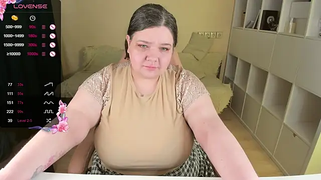 Snapshot of PlumPie chatting on 15, 10, 2025 PlumPie online show from 15, 10, 2025