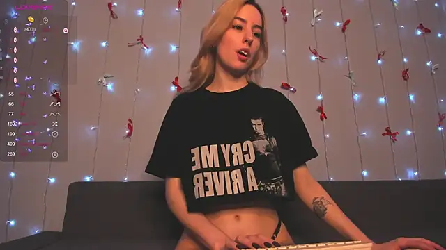 Snapshot of Fire_moth chatting on 17, 2, 2026 Fire moth online show from 17, 2, 2026