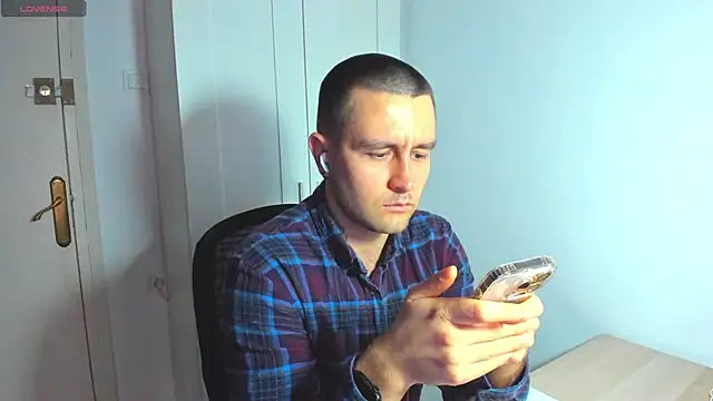 Snapshot of HonestAndrew chatting on 16, 1, 2025 HonestAndrew online show from 16, 1, 2025