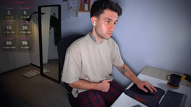 Snapshot of HonestAndrew chatting on 13, 2, 2026 HonestAndrew online show from 13, 2, 2026