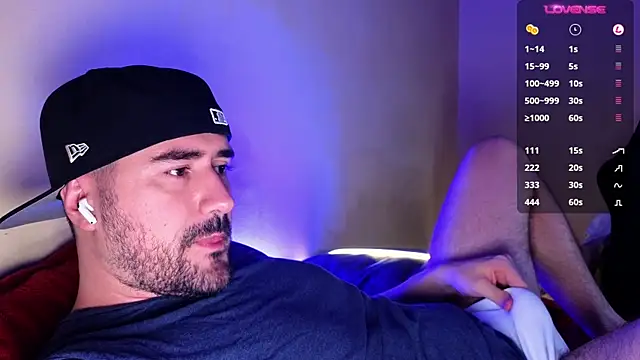 Snapshot of DominantTheo chatting on 19, 12, 2024 DominantTheo online show from 19, 12, 2024