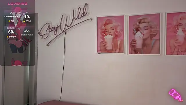 Snapshot of Adele_LatinLady chatting on 19, 11, 2025 Adele LatinLady online show from 19, 11, 2025