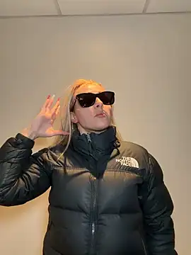 Strongqueen online show from 18, 12, 2025