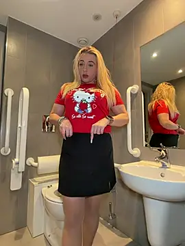 Strongqueen online show from 10, 4, 2026