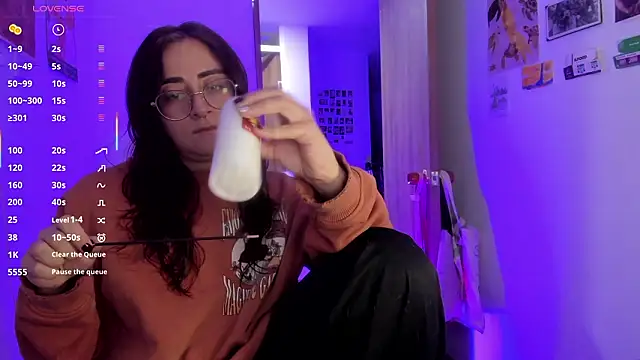 linda giggle online show from 12, 3, 2026