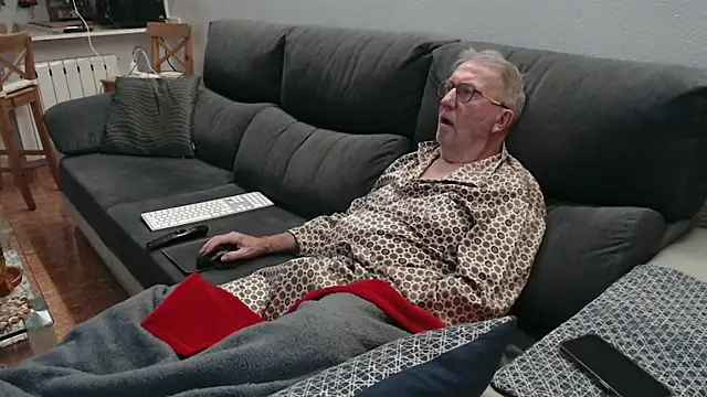 Snapshot of Nudelschwanz chatting on 6, 2, 2026 Nudelschwanz online show from 6, 2, 2026