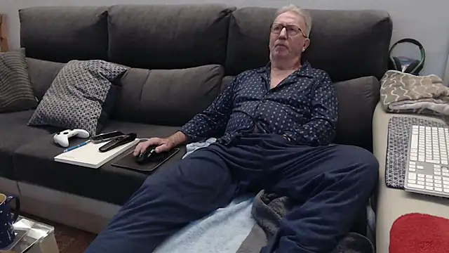 Snapshot of Nudelschwanz chatting on 9, 2, 2026 Nudelschwanz online show from 9, 2, 2026