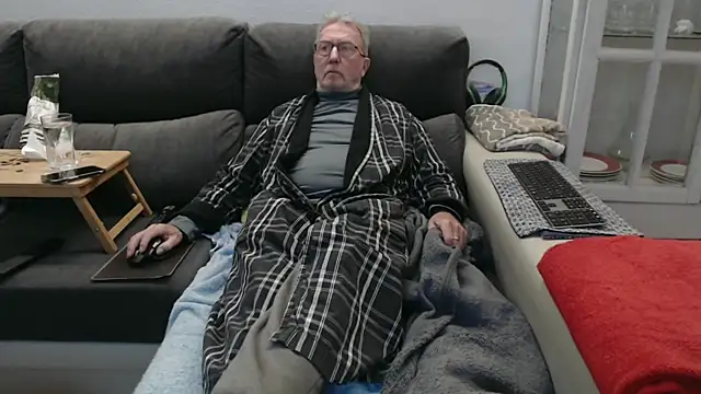 Snapshot of Nudelschwanz chatting on 1, 3, 2026 Nudelschwanz online show from 1, 3, 2026