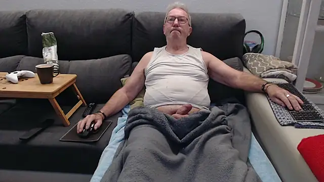 Snapshot of Nudelschwanz chatting on 3, 3, 2026 Nudelschwanz online show from 3, 3, 2026
