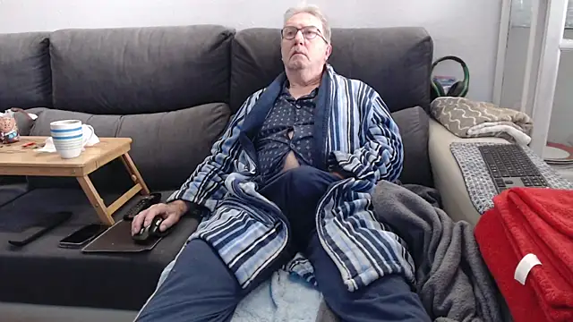 Snapshot of Nudelschwanz chatting on 25, 3, 2026 Nudelschwanz online show from 25, 3, 2026