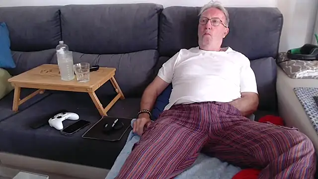 Snapshot of Nudelschwanz chatting on 1, 5, 2026 Nudelschwanz online show from 1, 5, 2026