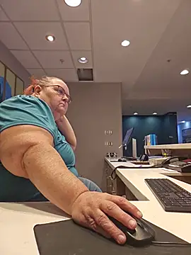 Snapshot of Hornybbw1978 chatting on 2, 7, 2026 Hornybbw1978 online show from 2, 7, 2026