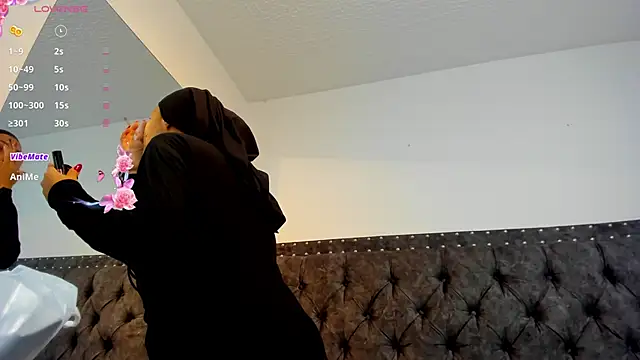 Snapshot of Dounia_nagi chatting on 17, 12, 2024 Dounia nagi online show from 17, 12, 2024