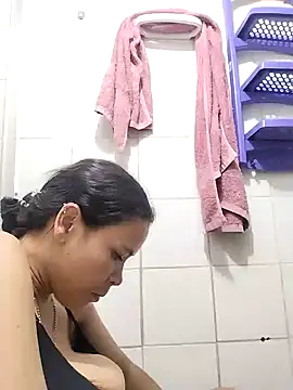 Snapshot of Dounia_nagi chatting on 19, 2, 2025 Dounia nagi online show from 19, 2, 2025