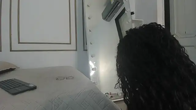 Snapshot of kristyl_paez chatting on 2, 2, 2026 kristyl paez online show from 2, 2, 2026