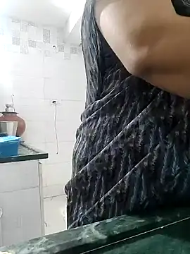 Snapshot of Riyasingh9 chatting on 23, 12, 2024 Riyasingh9 online show from 23, 12, 2024