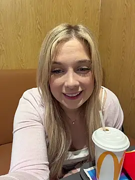 Snapshot of CherryAuroraa chatting on 16, 2, 2026 CherryAuroraa online show from 16, 2, 2026