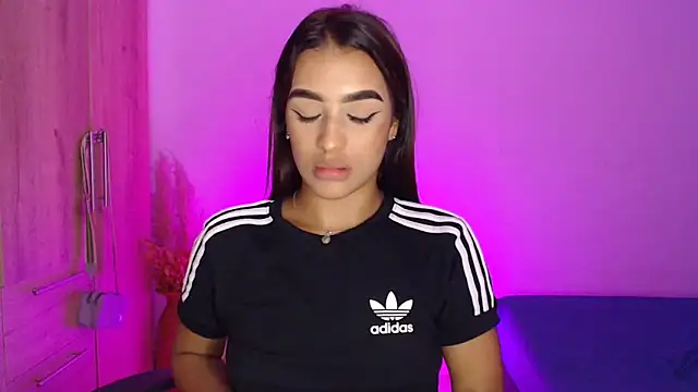 Snapshot of GiltRosebush chatting on 11, 1, 2025 GiltRosebush online show from 11, 1, 2025