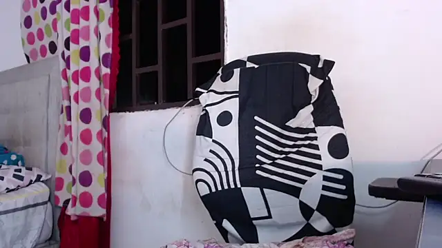 Snapshot of DirtixFantasy chatting on 7, 10, 2025 DirtixFantasy online show from 7, 10, 2025