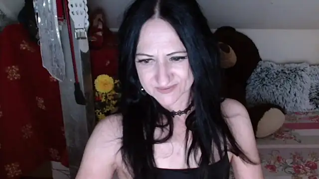 Snapshot of DebraMilf chatting on 4, 6, 2026 DebraMilf online show from 4, 6, 2026
