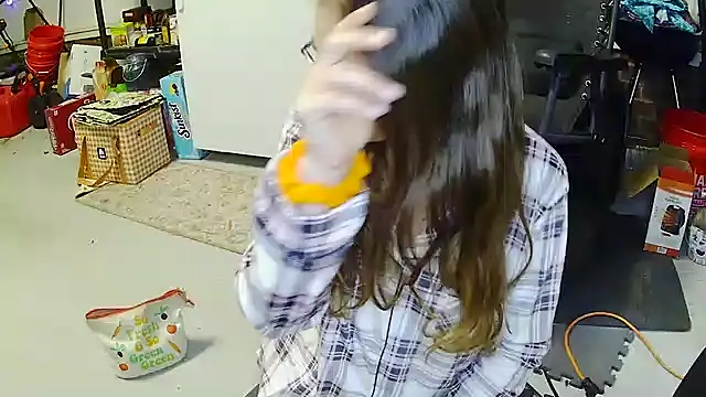 Snapshot of Dakota_02 chatting on 27, 10, 2025 Dakota 02 online show from 27, 10, 2025