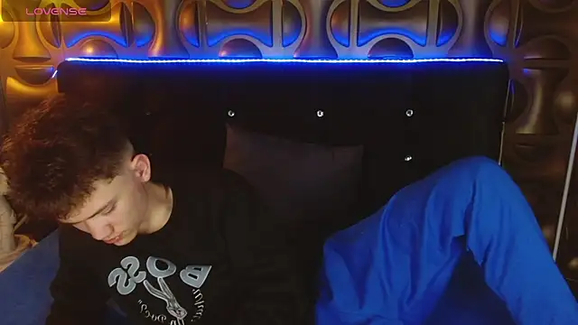 Snapshot of cruz_dante chatting on 3, 6, 2026 cruz dante online show from 3, 6, 2026