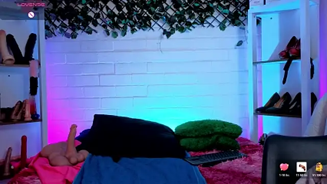Snapshot of louise_nails chatting on 30, 5, 2026 louise nails online show from 30, 5, 2026