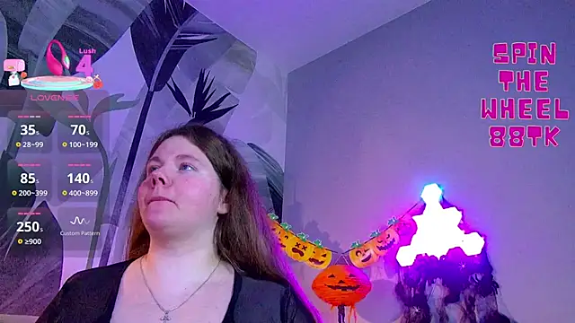 Snapshot of RubyValen chatting on 27, 10, 2025 RubyValen online show from 27, 10, 2025